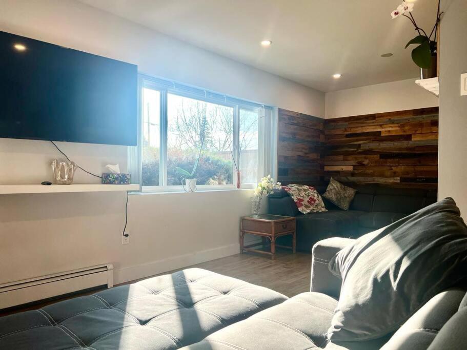 Westview Vacation Rental - Two Br House 北温哥华 外观 照片