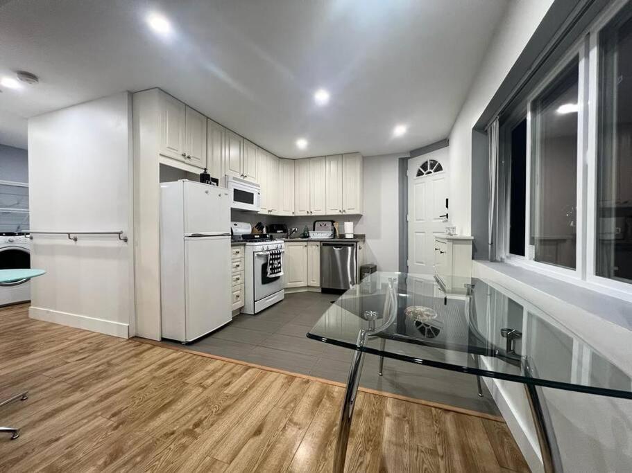 Westview Vacation Rental - Two Br House 北温哥华 外观 照片